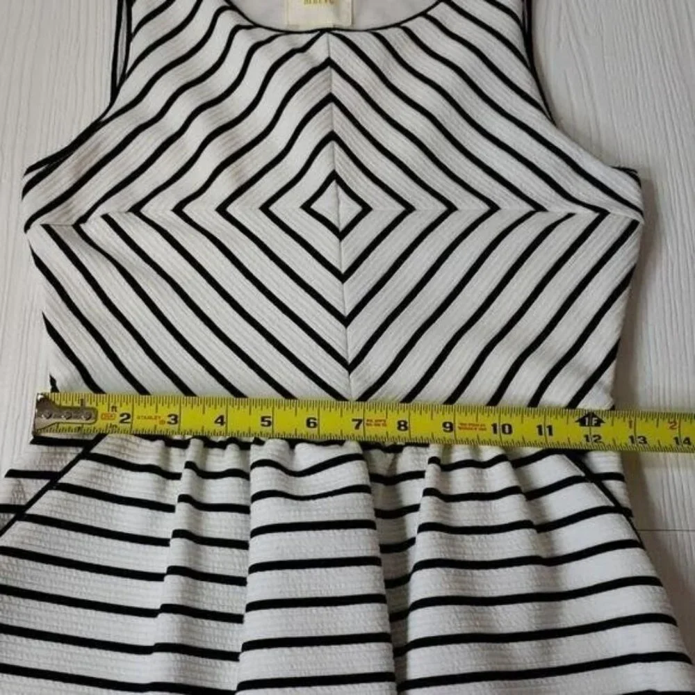 Anthropologie Maeve geometric‎ fit and flare stretch dress pockets size 4